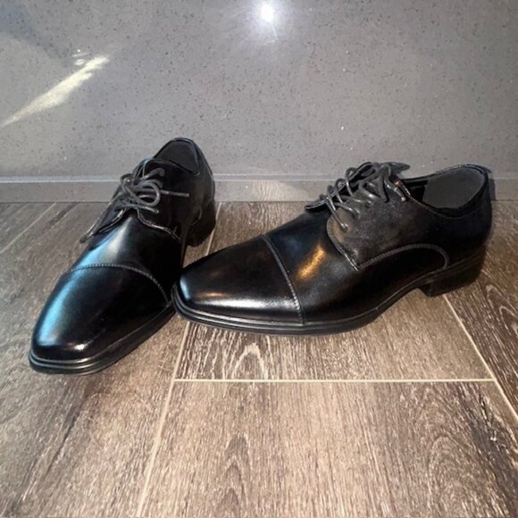 Van Heusen Cleat Black 9 M Men's Dress Shoes Excellent Condition - Picture 1 of 7
